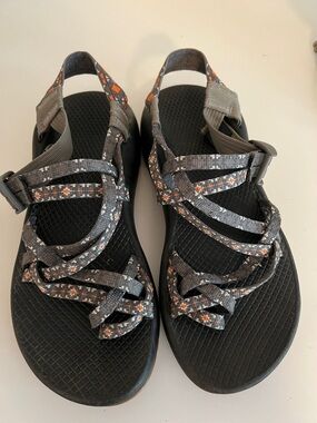 Chaco women’s size 7 sandals